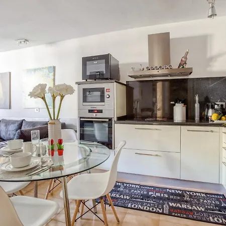 Bright Holiday In With Terrace *