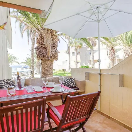 Bright Holiday In With Terrace Casa de Férias