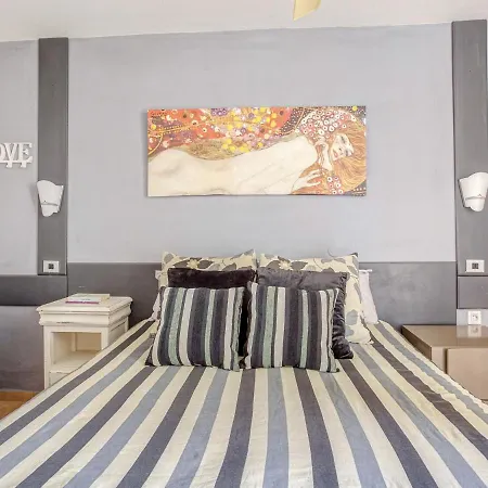 Bright Holiday In With Terrace