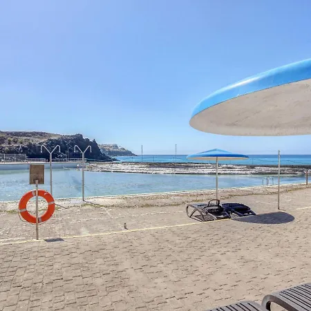 Bright Holiday In With Terrace